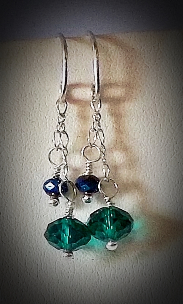 EMERALD CRYSTAL & STERLING EARRING