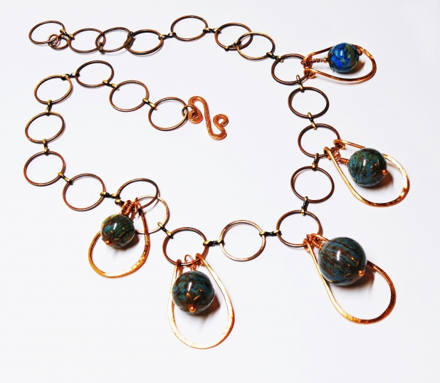 HAMMERED COPPER AND WOOD JASPER NECKLACE