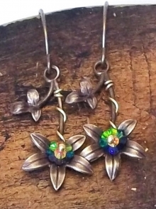 Swarovski and violets earrings